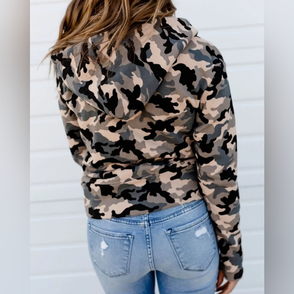 NWOT ☆ Ampersand Ave Zip-up - Picture 12 of 15